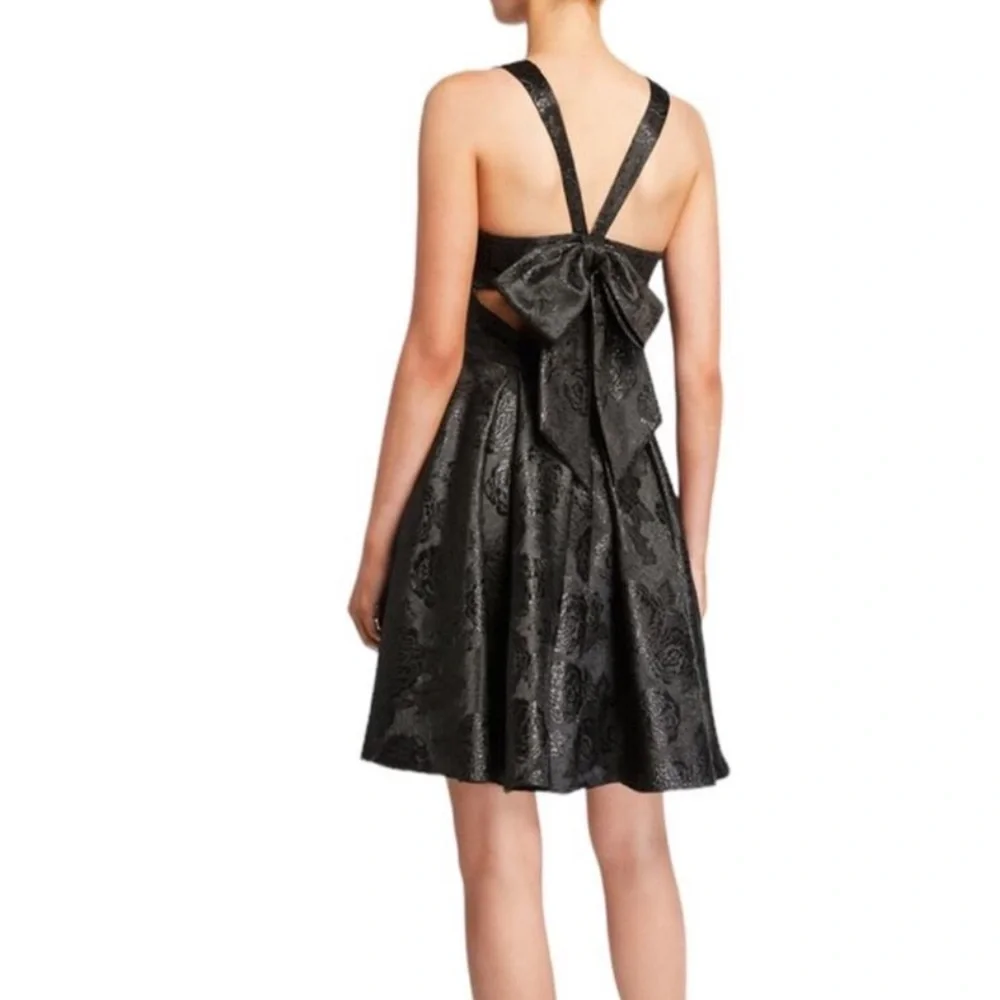 Love Theia Sleeveless Bow-Back Jacquard Mini Black Cocktail Dress Size 4 - Picture 3 of 16